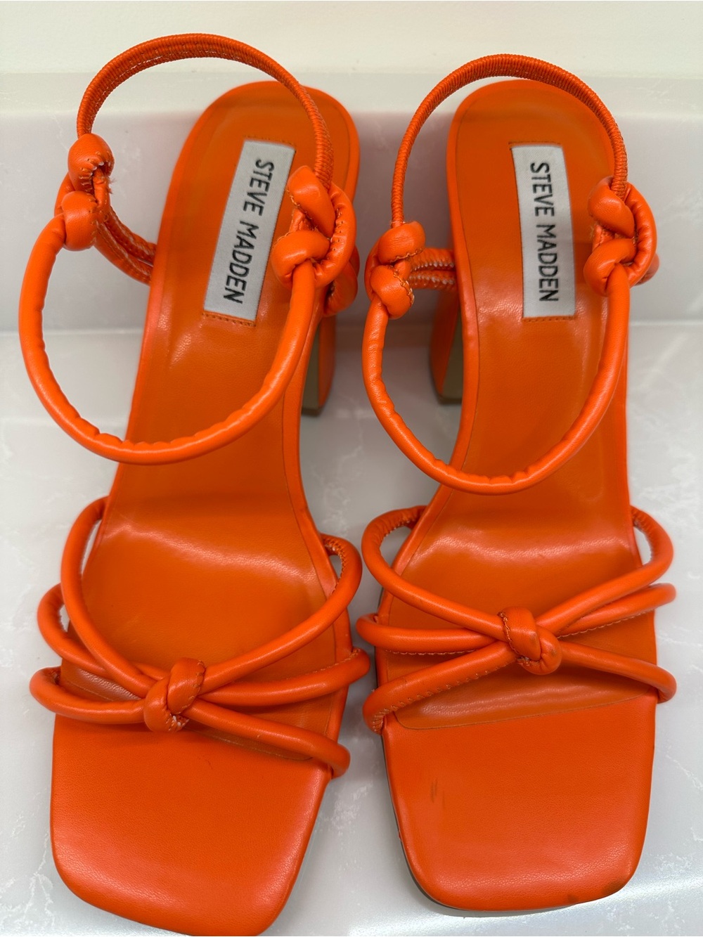 NWT || Steve Madden Orange Knotted Strap Block Heels. Size 9.5M Women’s